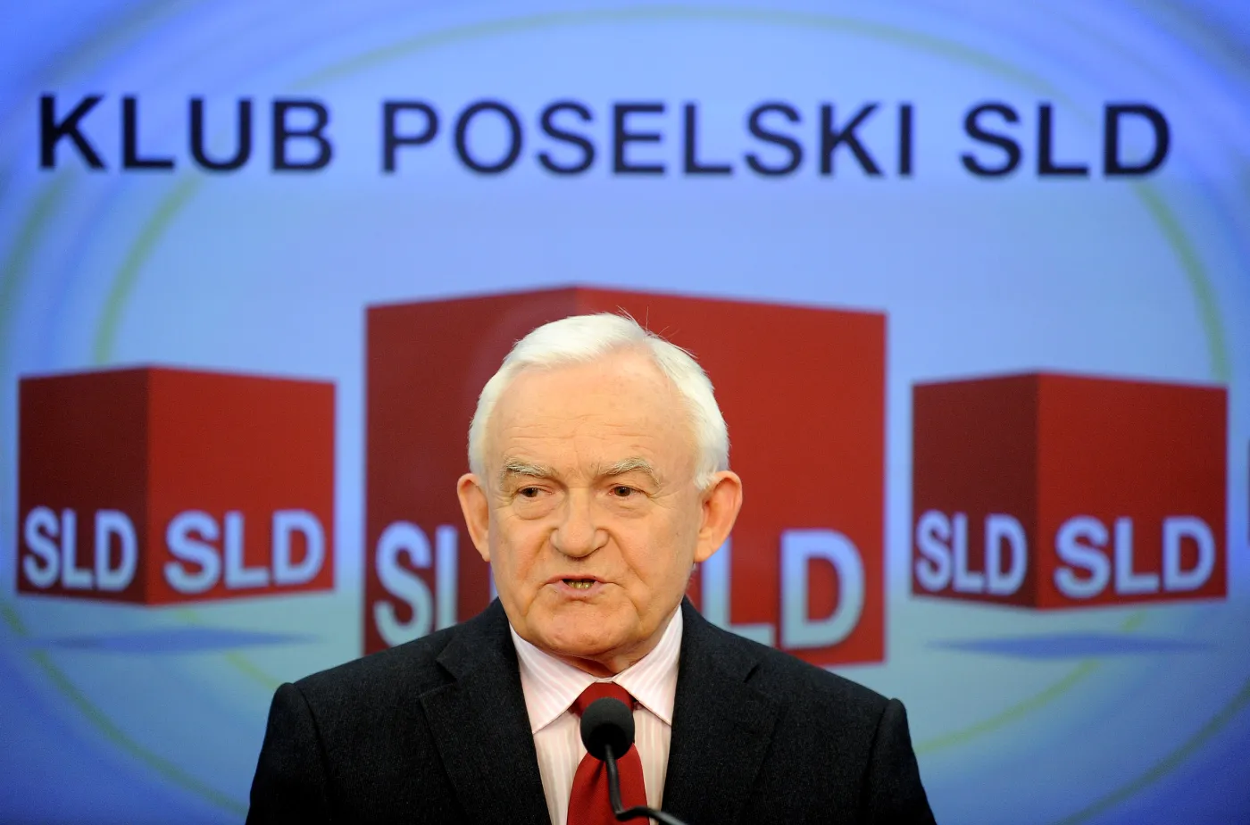 Miller uderza w Sikorskiego: Od wzniosłości do śmieszności jeden krok