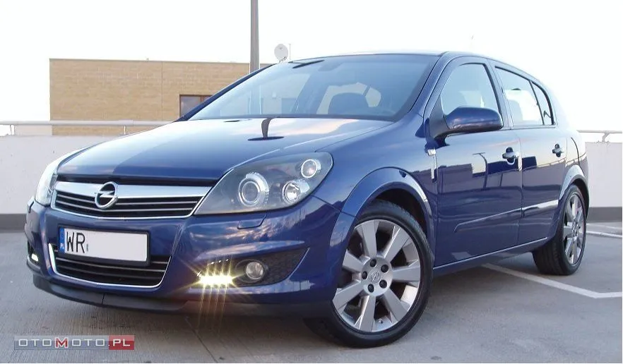 6054554-4-opel-astra.jpg