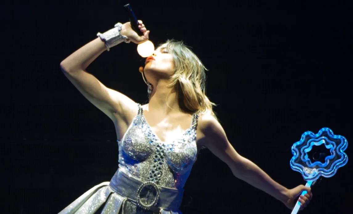 "Violetta" w Łodzi: Piski i fioletowe show w Atlas Arenie [ZDJĘCIA]