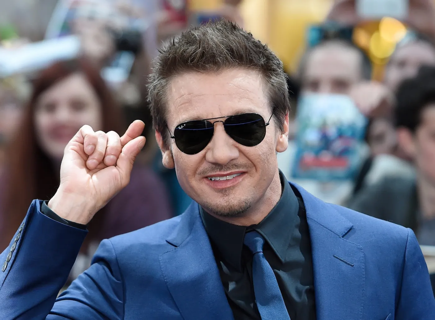 7683485-jeremy-renner.jpg