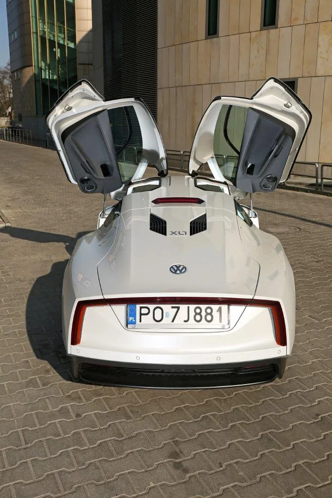7731787-volkswagen-xl1.jpg