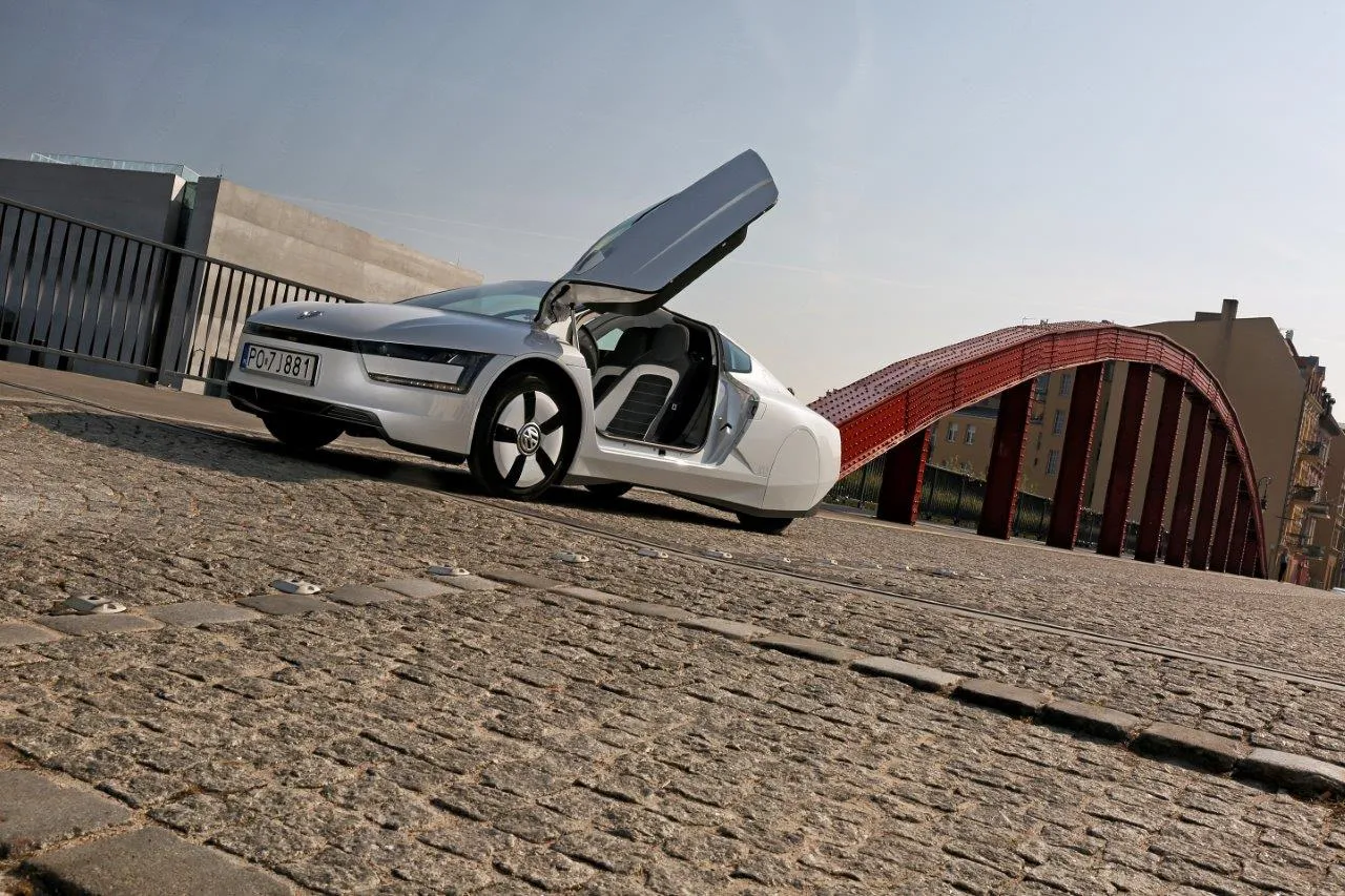 7731936-volkswagen-xl1.jpg