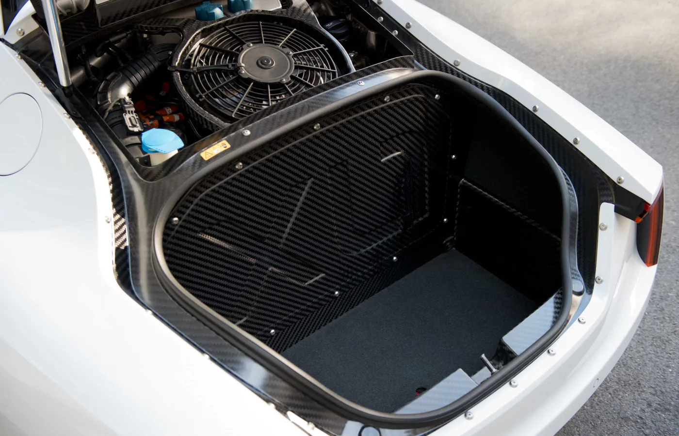 7732056-volkswagen-xl1.jpg