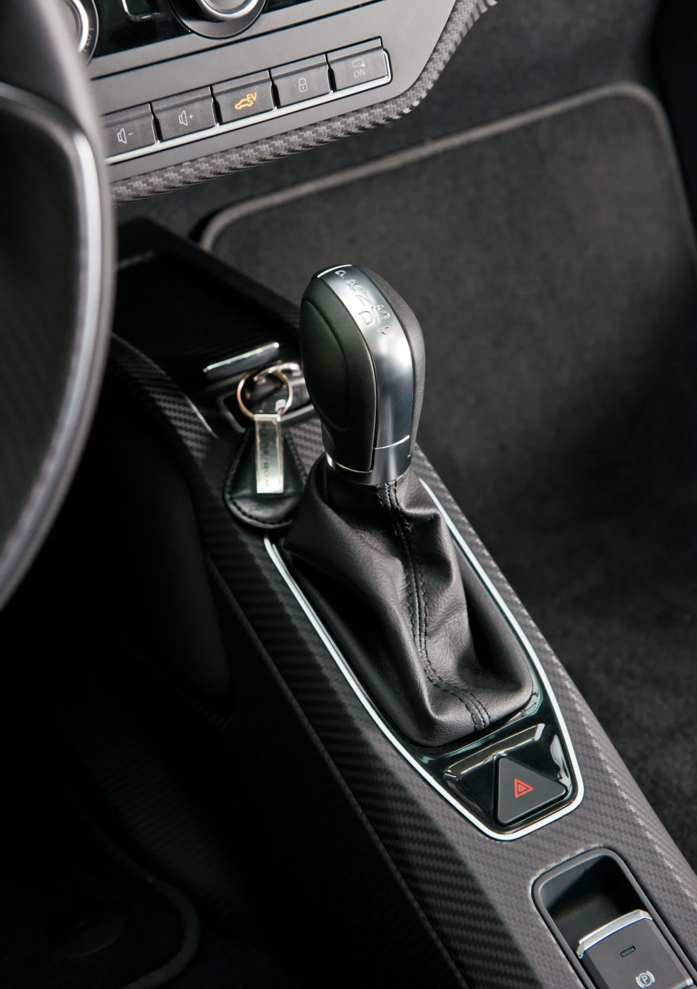7732116-volkswagen-xl1.jpg