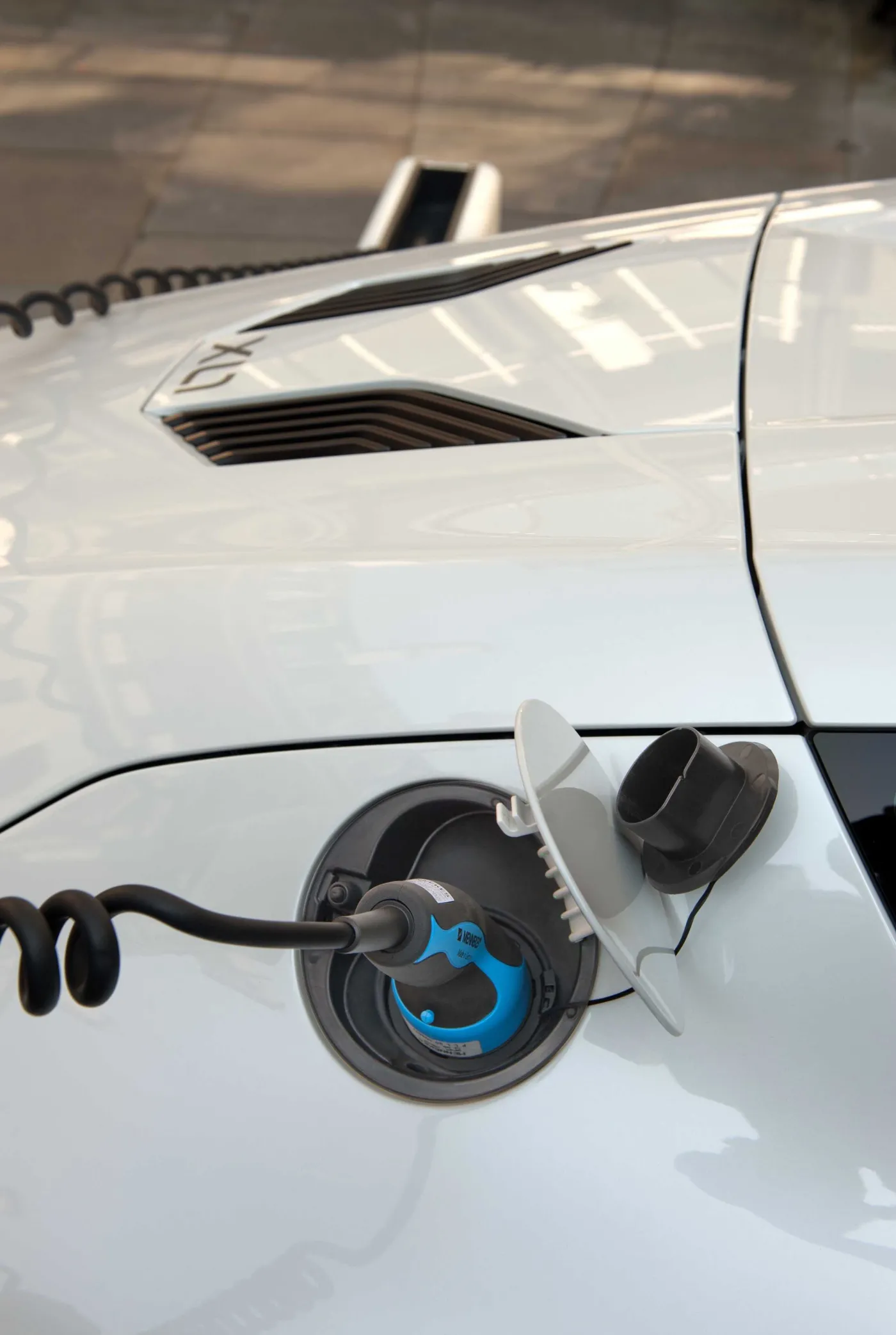 7732176-volkswagen-xl1.jpg
