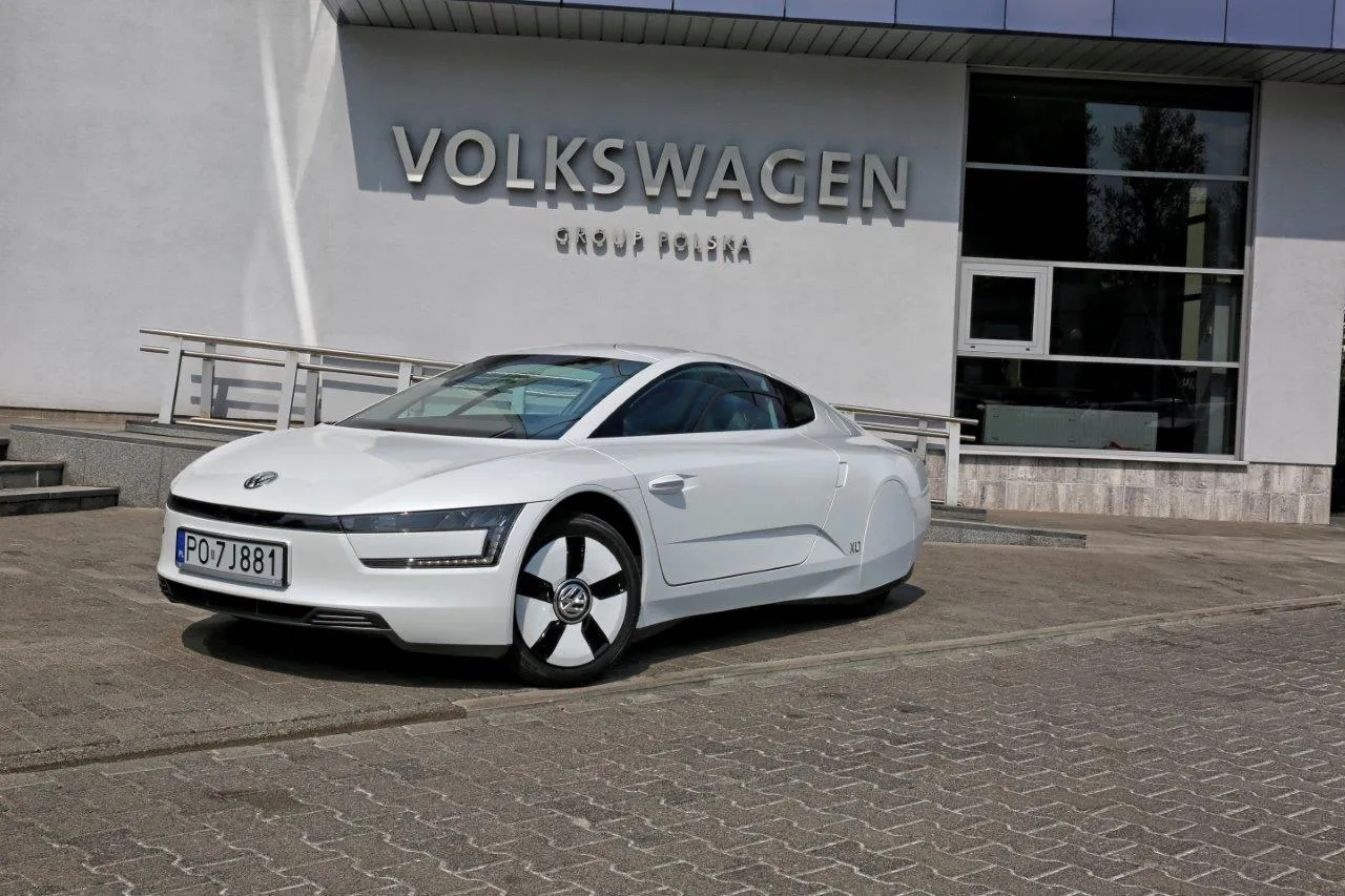 7732236-volkswagen-xl1.jpg