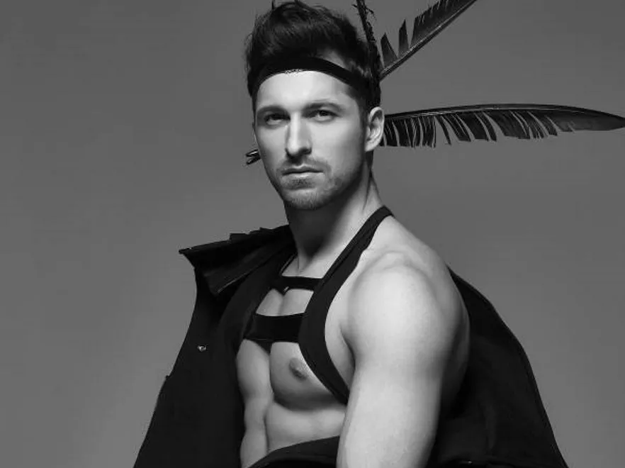 Kwintesencja męskości? Rafał Maślak w niecodziennej sesji