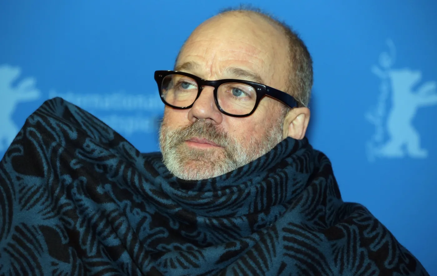 7414728-michael-stipe.jpg