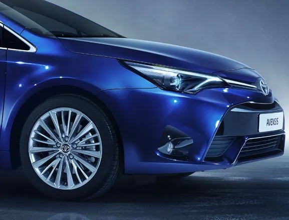 Tak wygląda nowa toyota avensis! Pierwsze ZDJĘCIA limyzyny i kombi