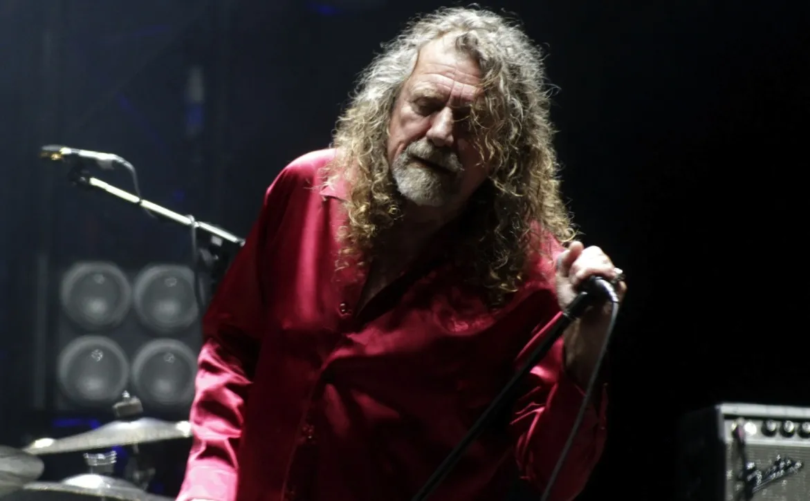 7994441-robert-plant.jpg