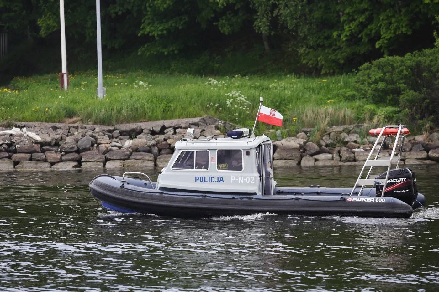 Odnaleziono ciało mężczyzny, który spadł do Wisły z Mostu Świętokrzyskiego