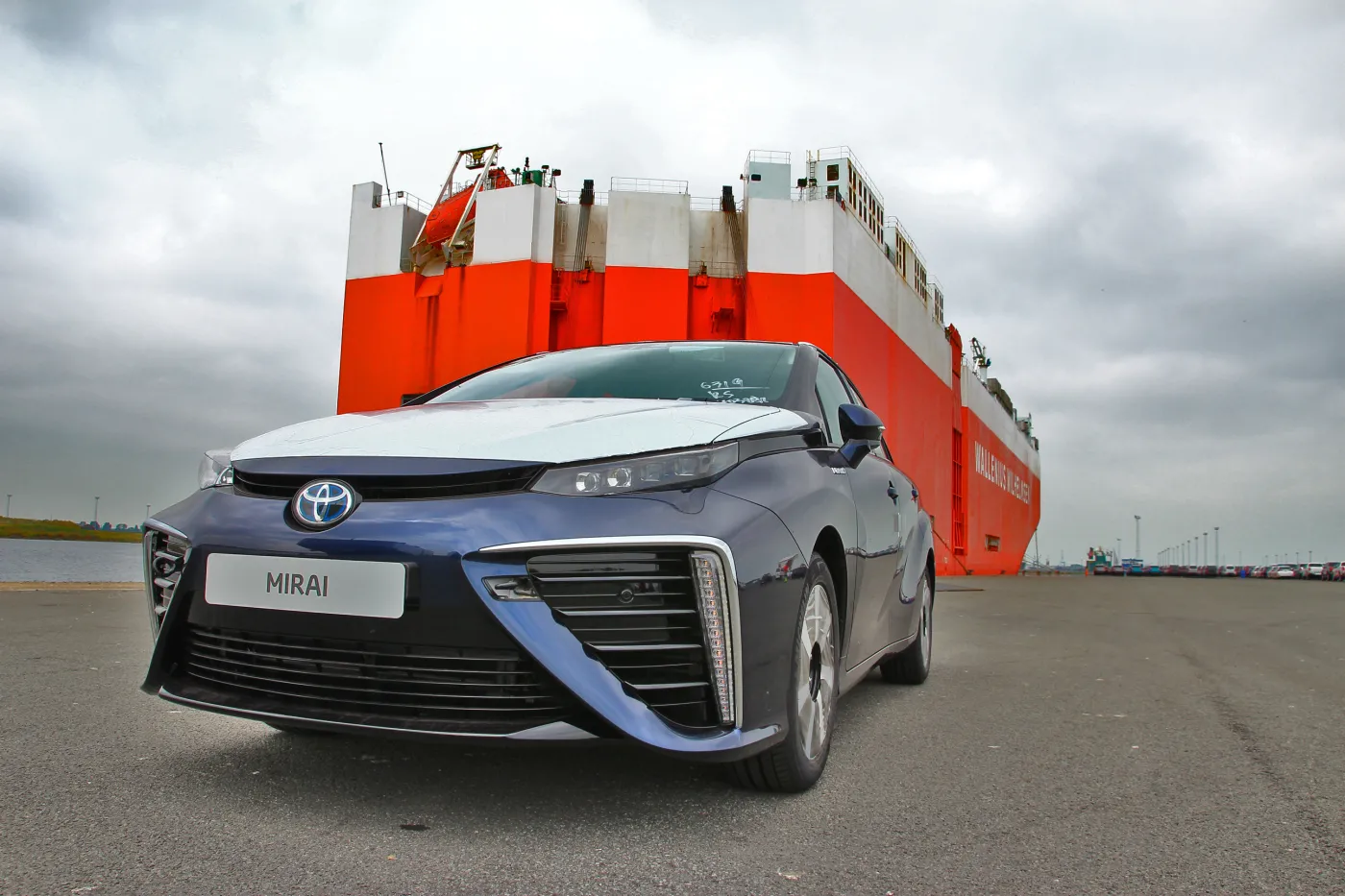 8080738-toyota-mirai.jpg