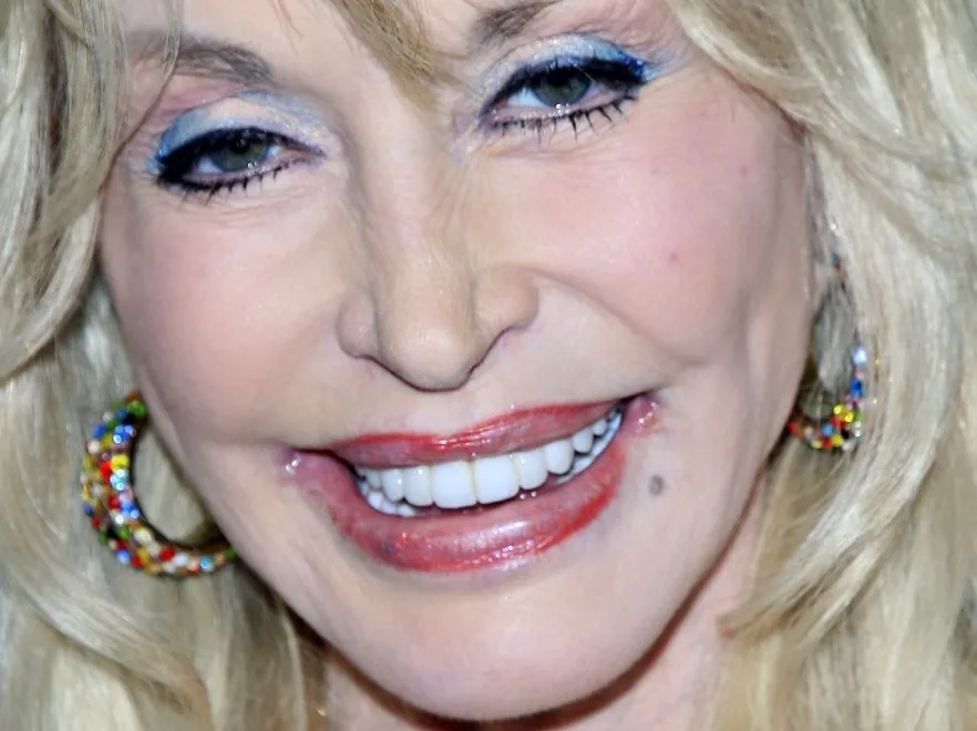 8093884-dolly-parton.jpg