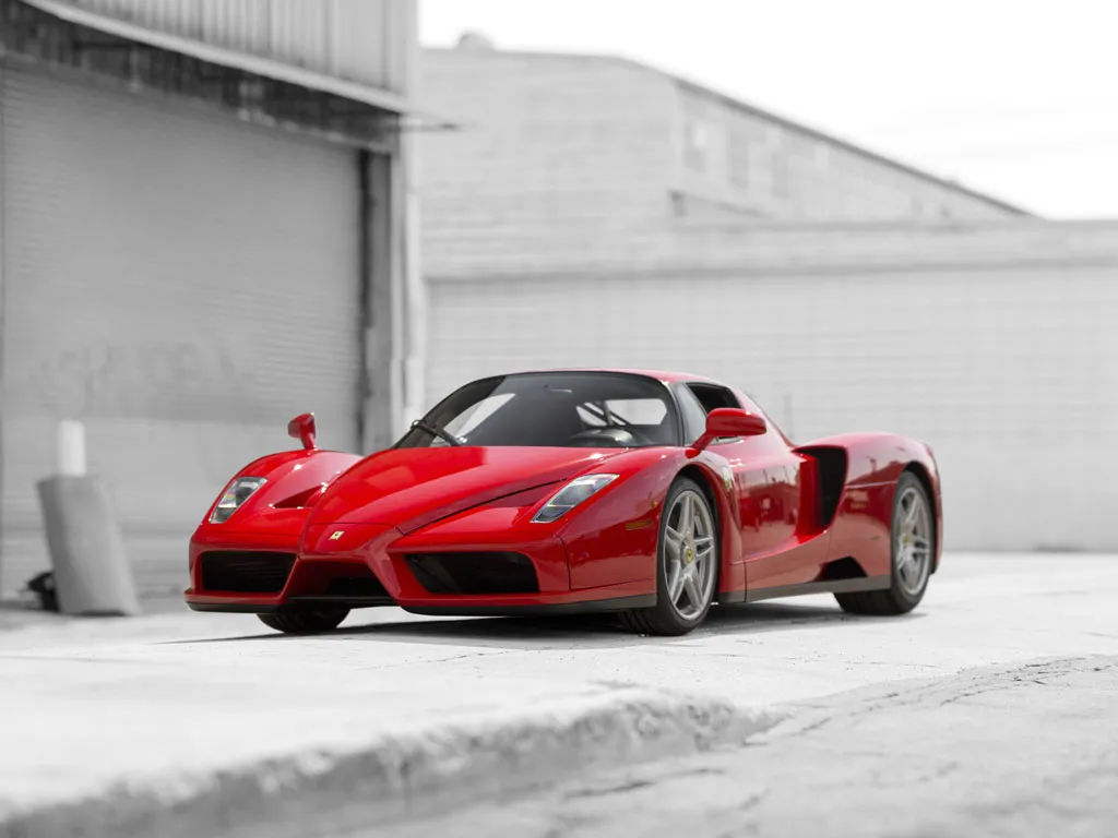 8109733-ferrari-enzo.jpg