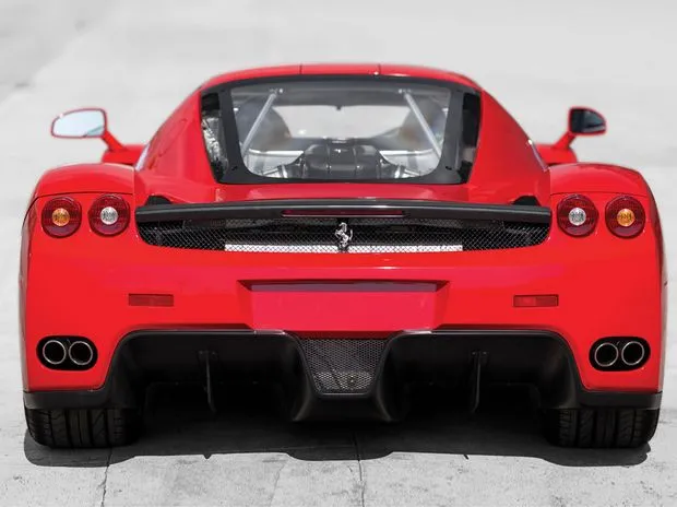 8110085-ferrari-enzo.jpg