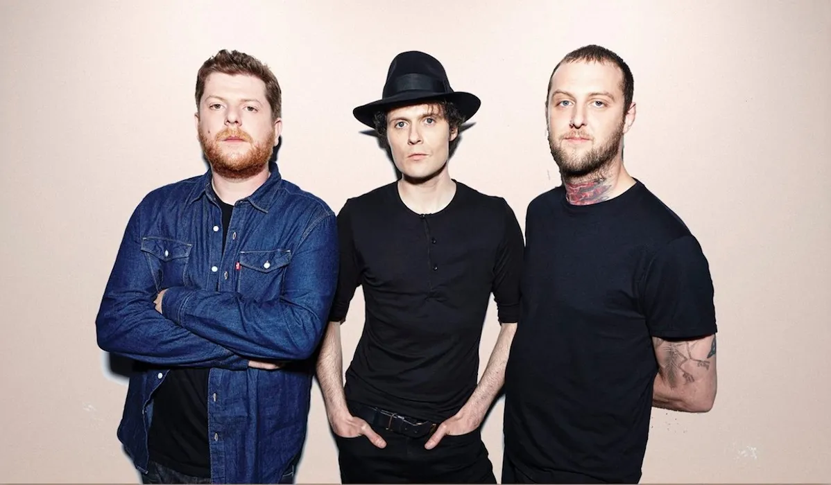 The Fratellis porywają gitarowym graniem 