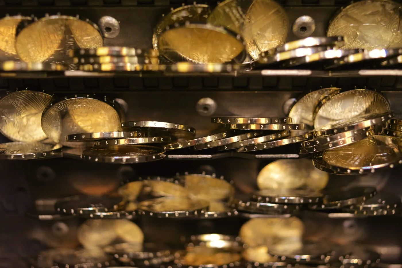 Szybciej niż kałasznikow. Tak się robi pieniądze. ZDJĘCIA tylko na dziennik.pl