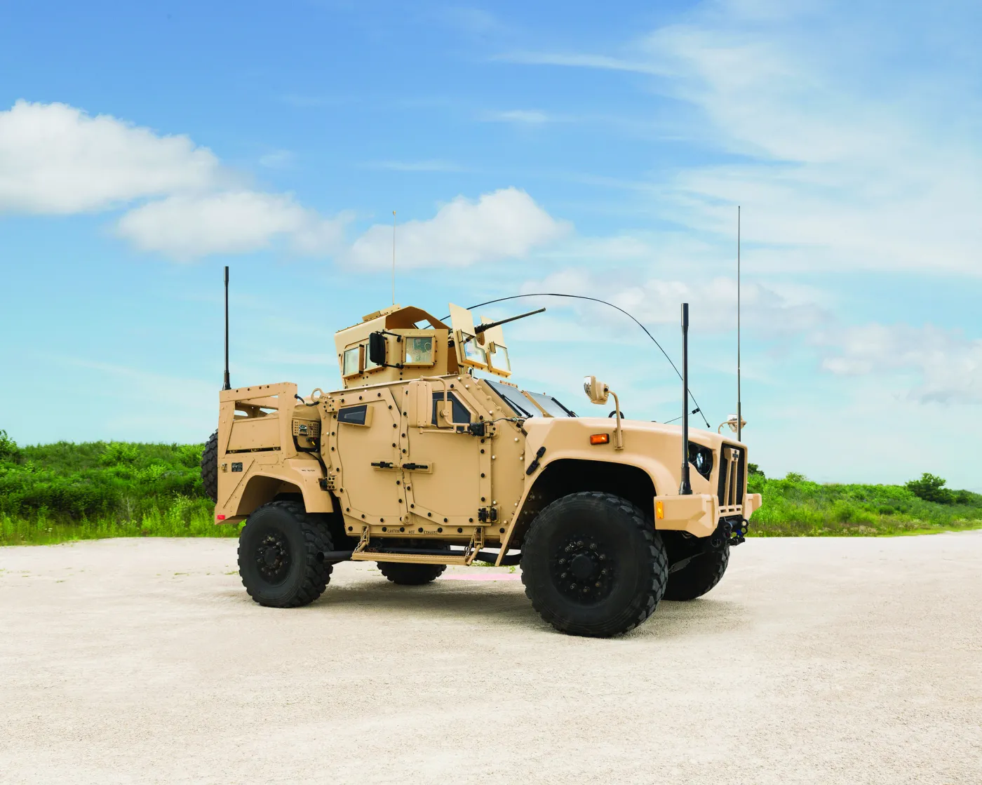 8137954-oshkosh-jltv.jpg