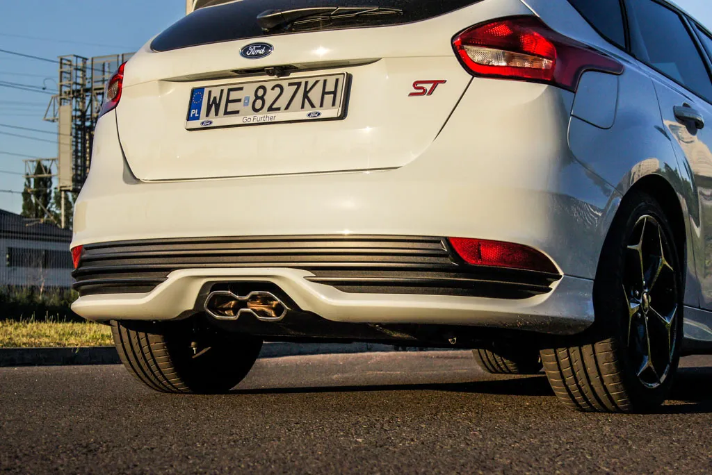 8178141-ford-focus-st.jpg