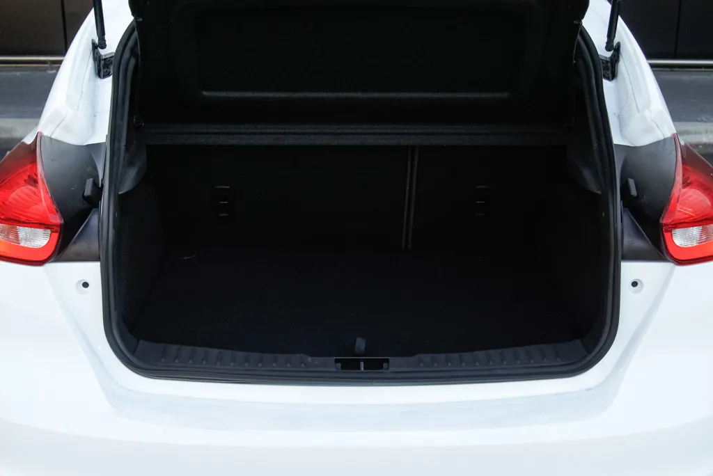 8178358-ford-focus-st.jpg