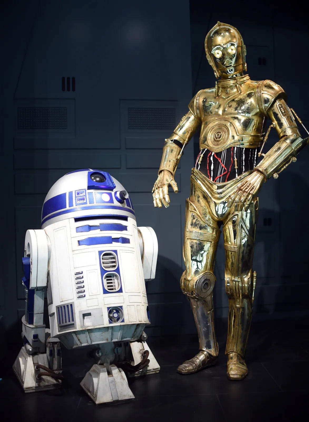 7753525-r2-d2-i-c-3po.jpg
