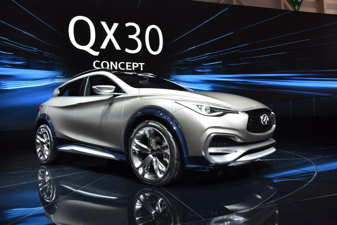7528266-infiniti-qx30.jpg