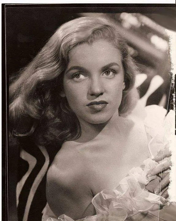 7829720-marilyn-monroe.jpg