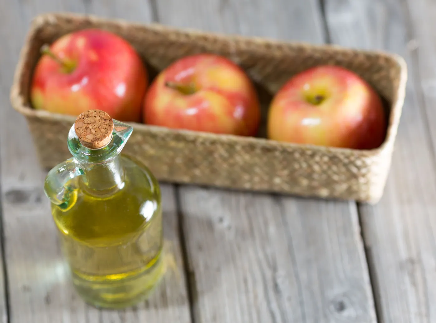 8370297-ocet-jablkowy.jpg