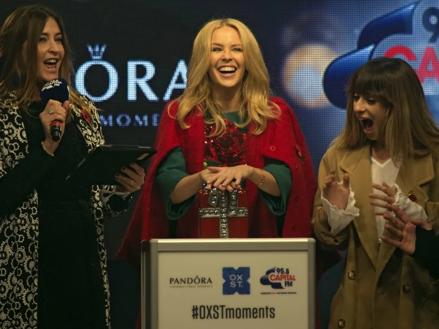 To nie była halloweenowa maska! Twarz Kylie Minogue przeraża