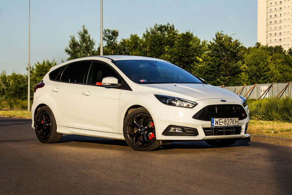 8178203-ford-focus-st.jpg