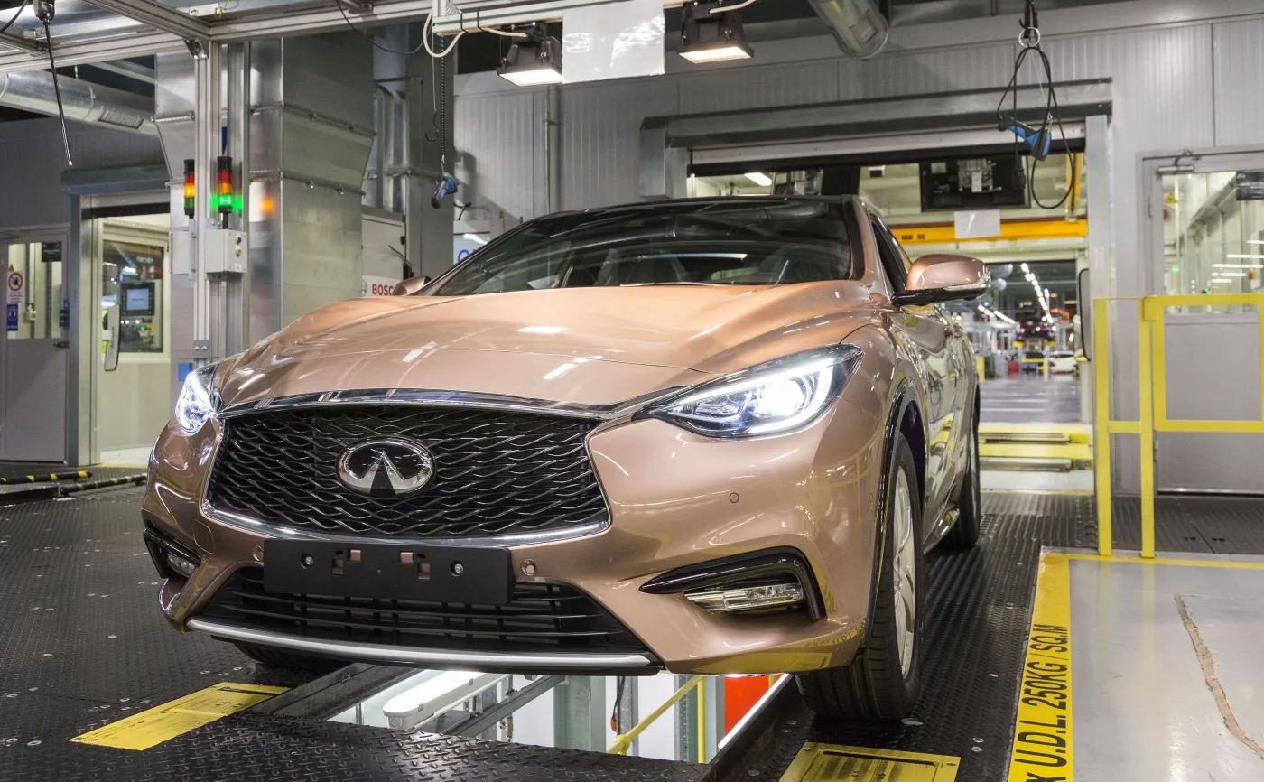 8503279-infiniti-q30.jpg