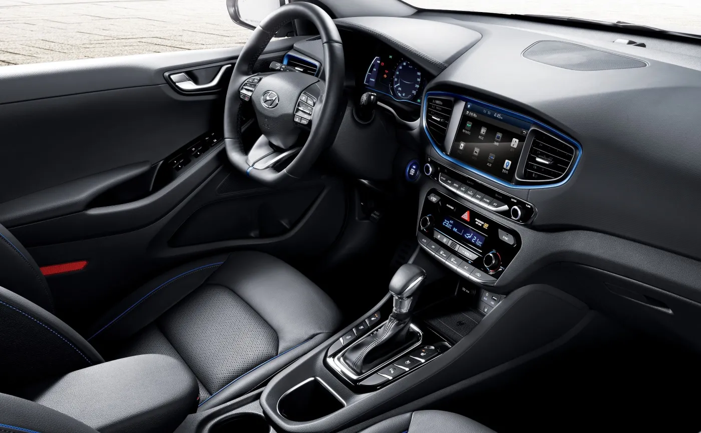 8608720-hyundai-ioniq.jpg