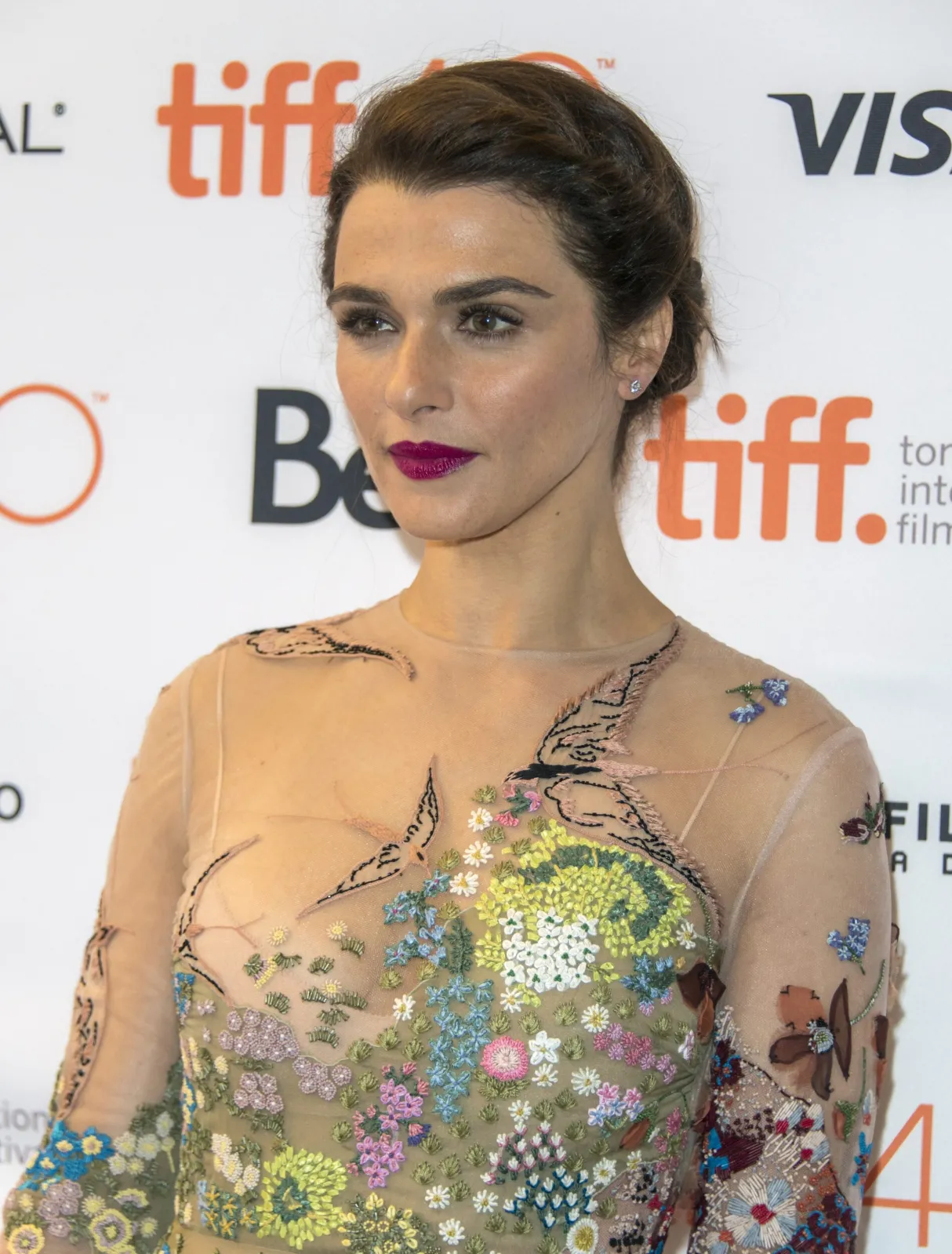 8203919-rachel-weisz.jpg