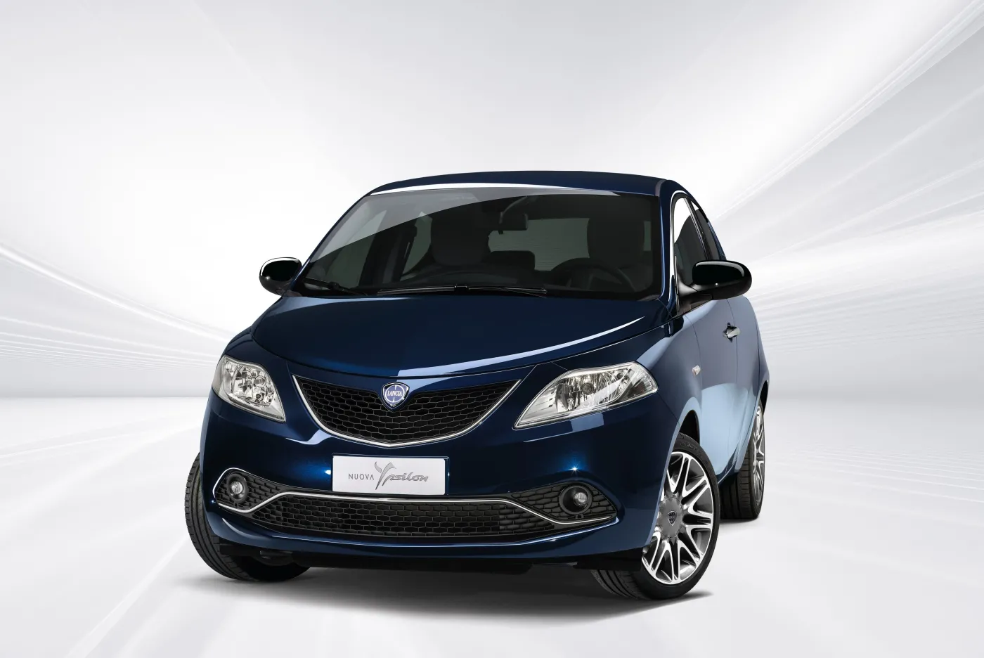 8234438-lancia-ypsilon.jpg