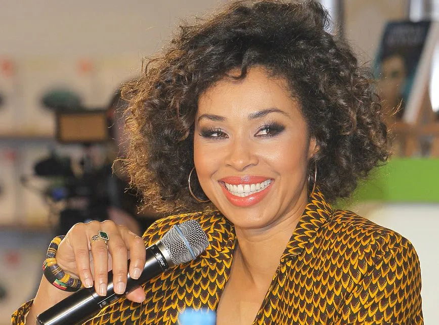 Omenaa Mensah: Kobiety rodzą dzieci dla siebie