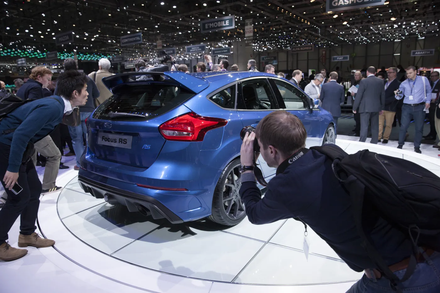 Przyciągnął tłumy! Nowy ford focus RS kryje asa pod karoserią. ZDJĘCIA