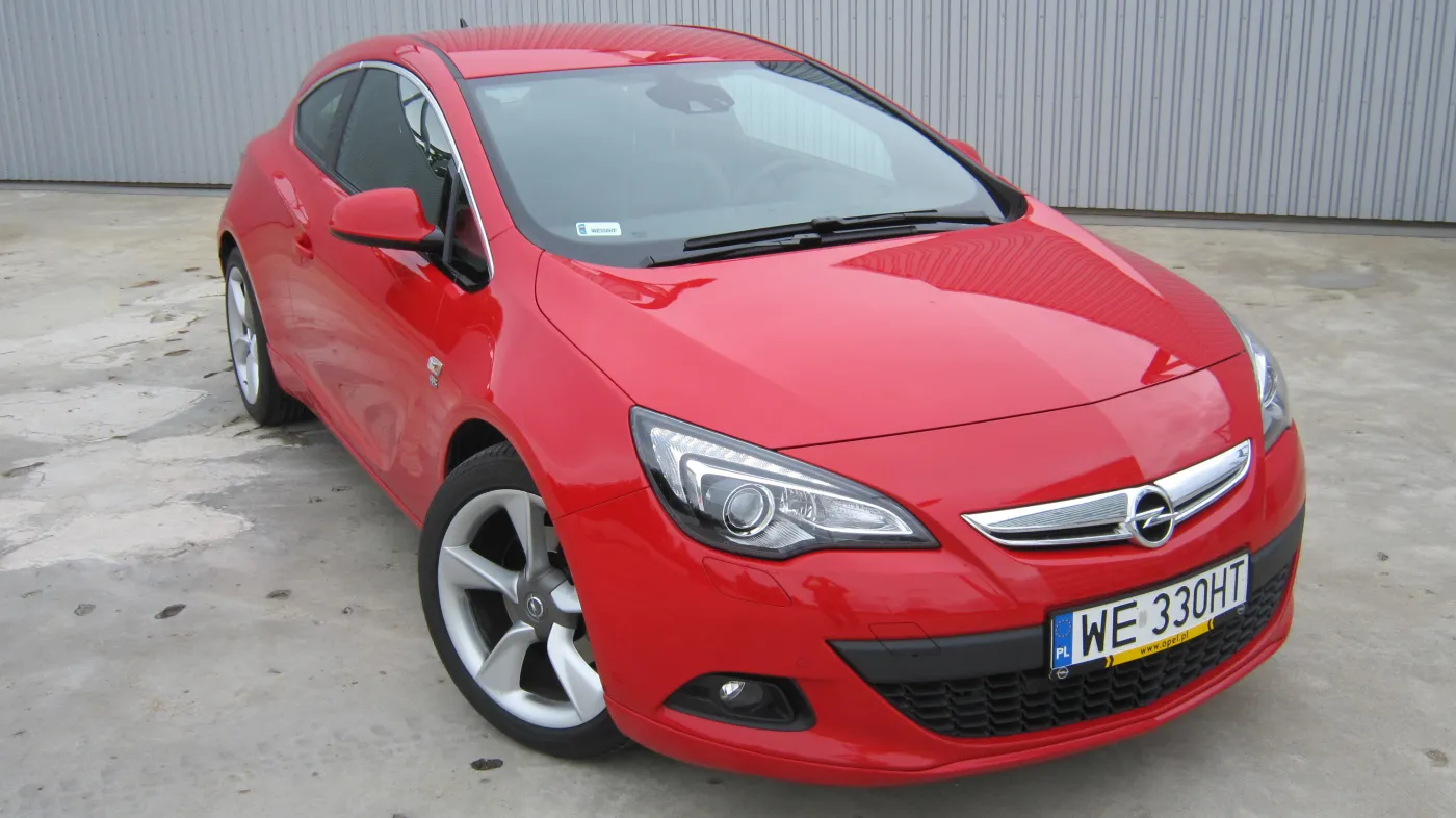7796687-opel-astra-gtc.jpg