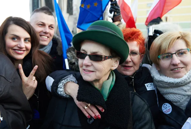 Zamiast Lecha w Gdańsku przemówiła Danuta Wałęsa. Uderzyła w "małego człowieczka"