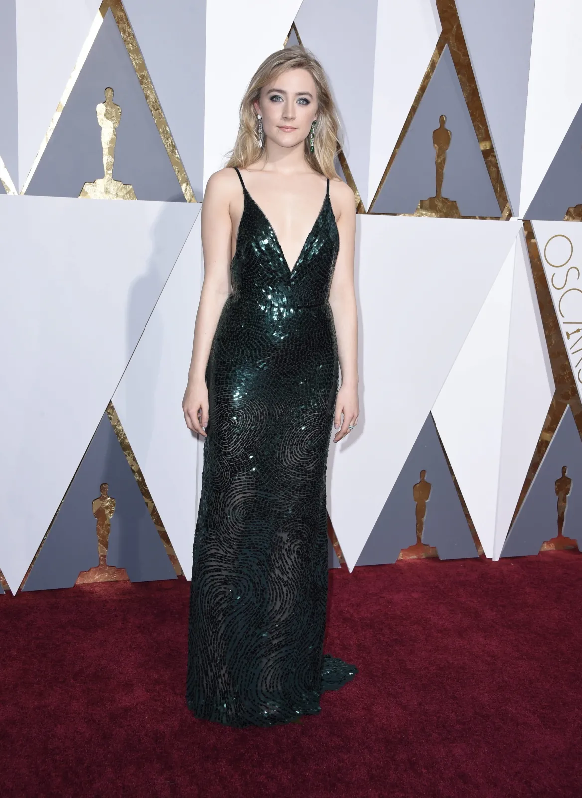 8786631-saoirse-ronan.jpg