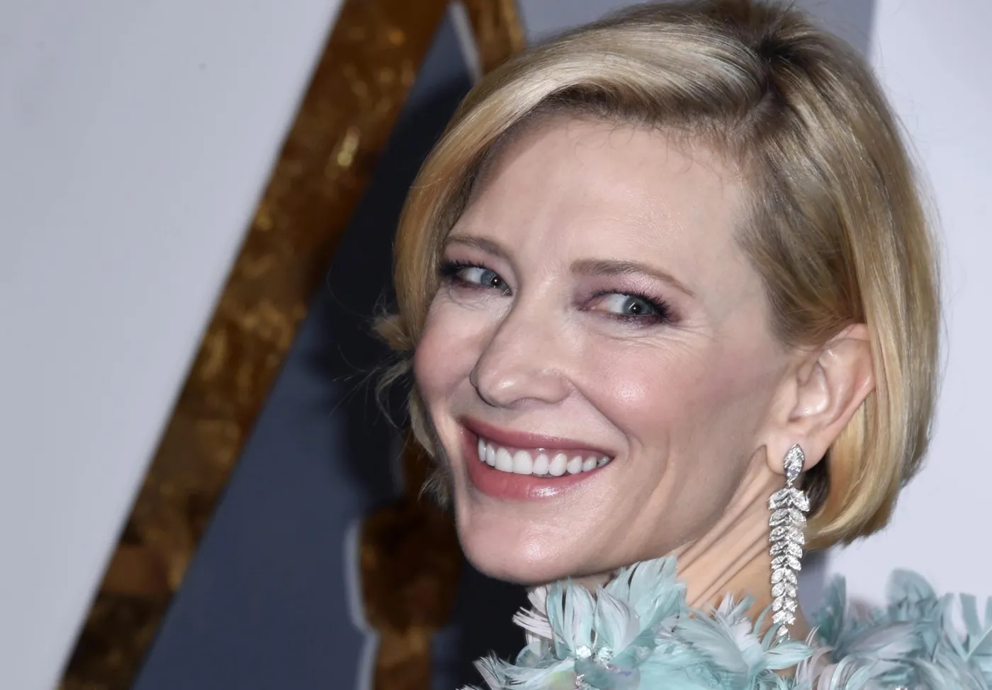 8791094-cate-blanchett.jpg