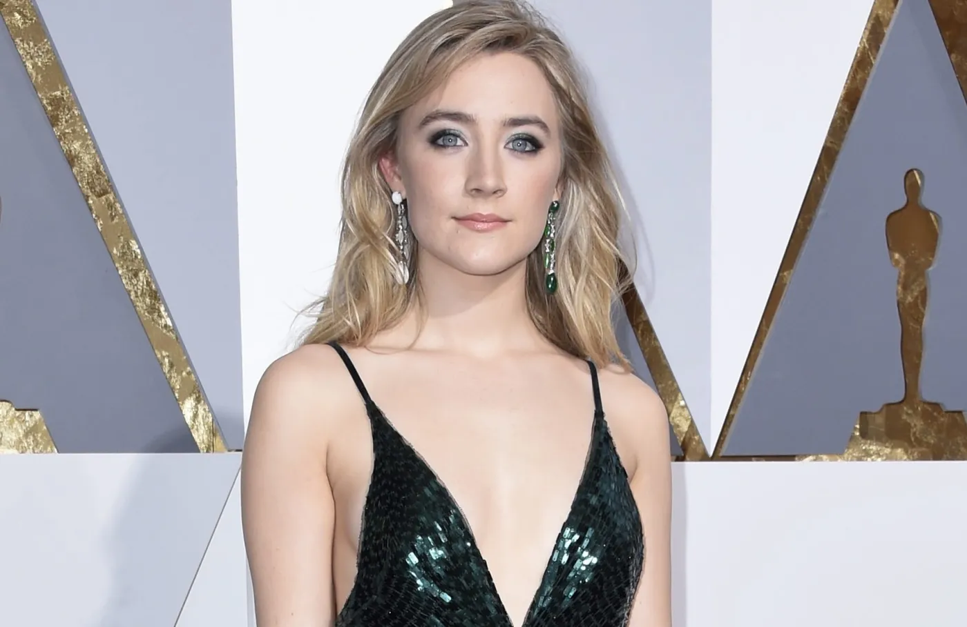 8791190-saoirse-ronan.jpg