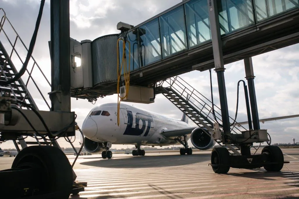 Kulisy funkcjonowania polskiego lotniska i linii lotniczych w programie Discovery "Operacja LOT"