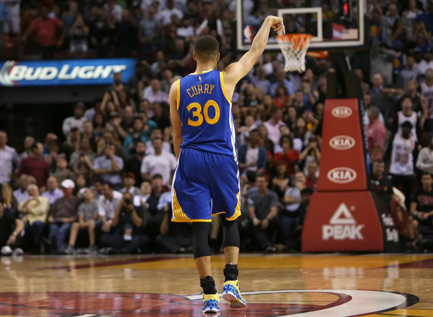 Liga NBA: Stephen Curry ma sobowtóra z... wosku