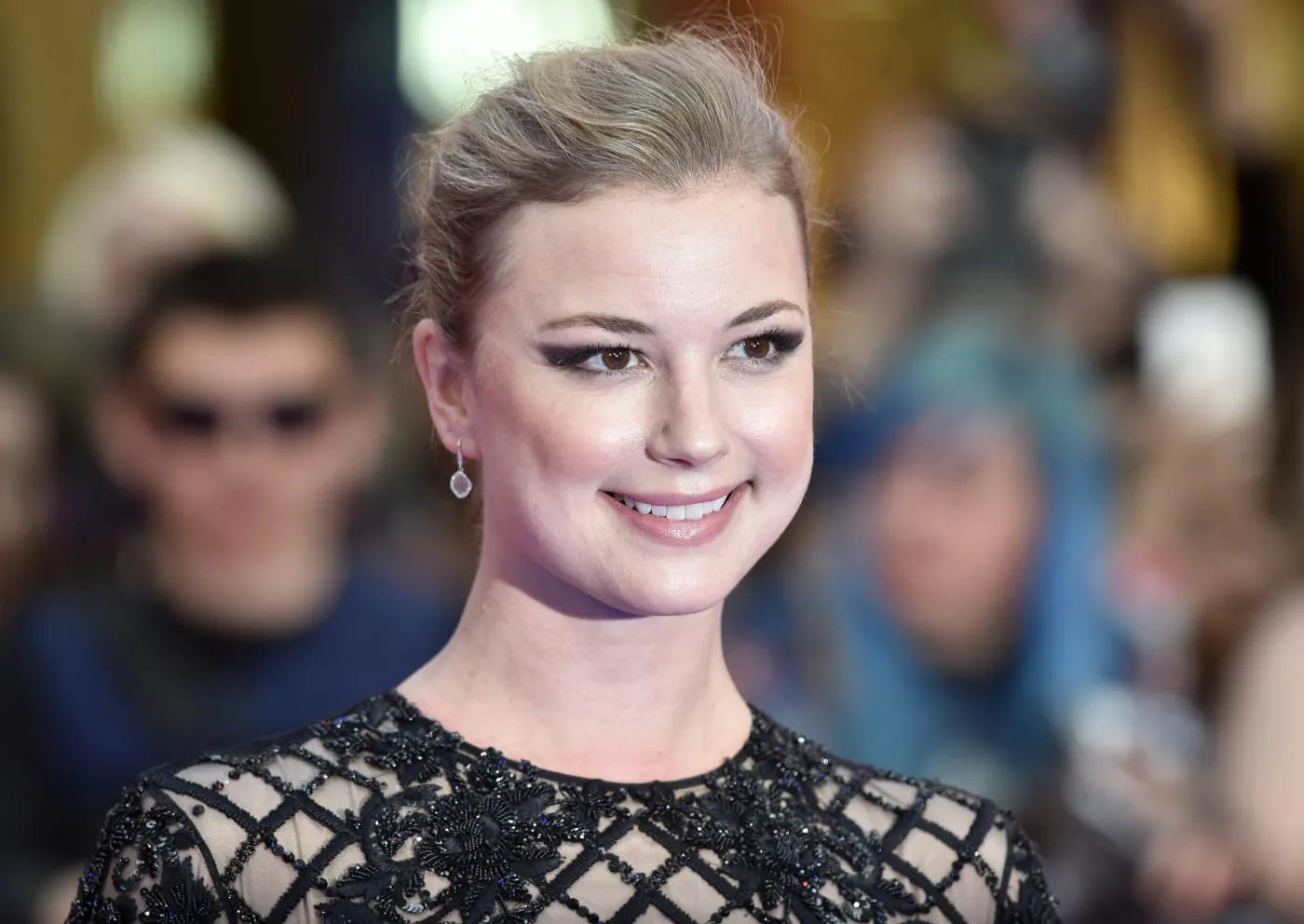 8978583-emily-vancamp.jpg
