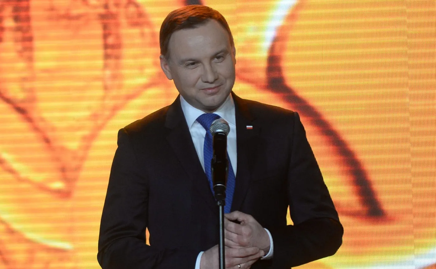 Dera: Prezydent nie może przyjąć ślubowań od 3 sędziów wybranych w październiku