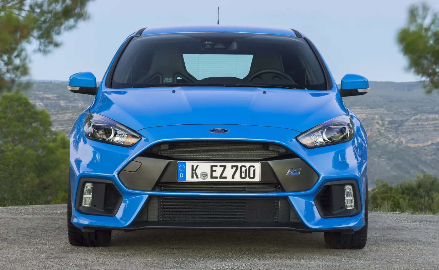 8650473-ford-focus-rs.jpg