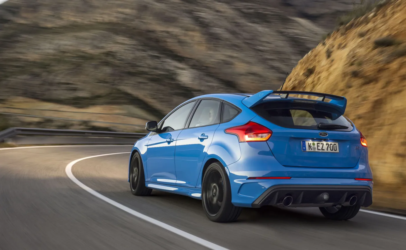 8650380-ford-focus-rs.jpg