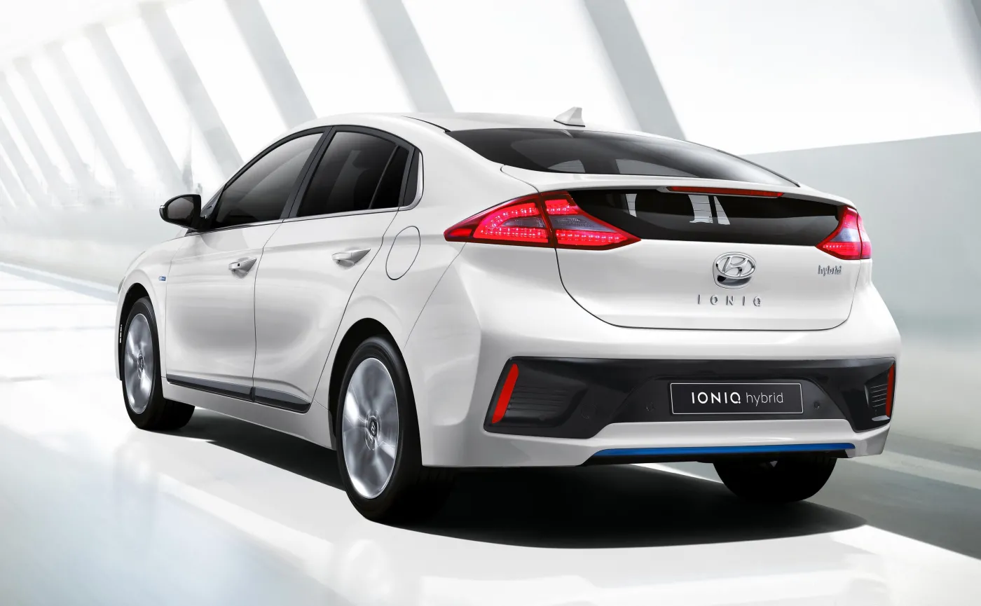 8608561-hyundai-ioniq.jpg