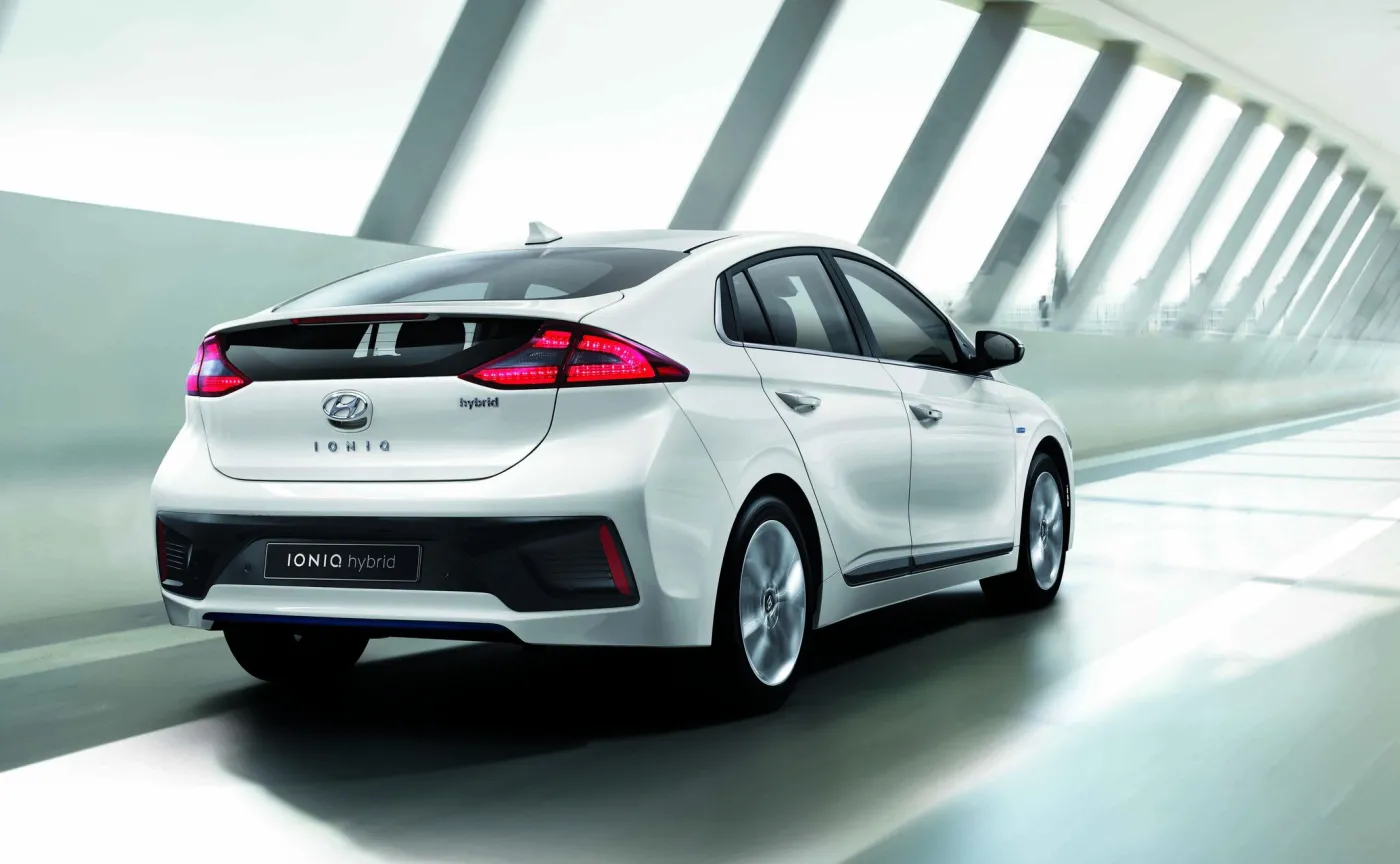 8609066-hyundai-ioniq.jpg