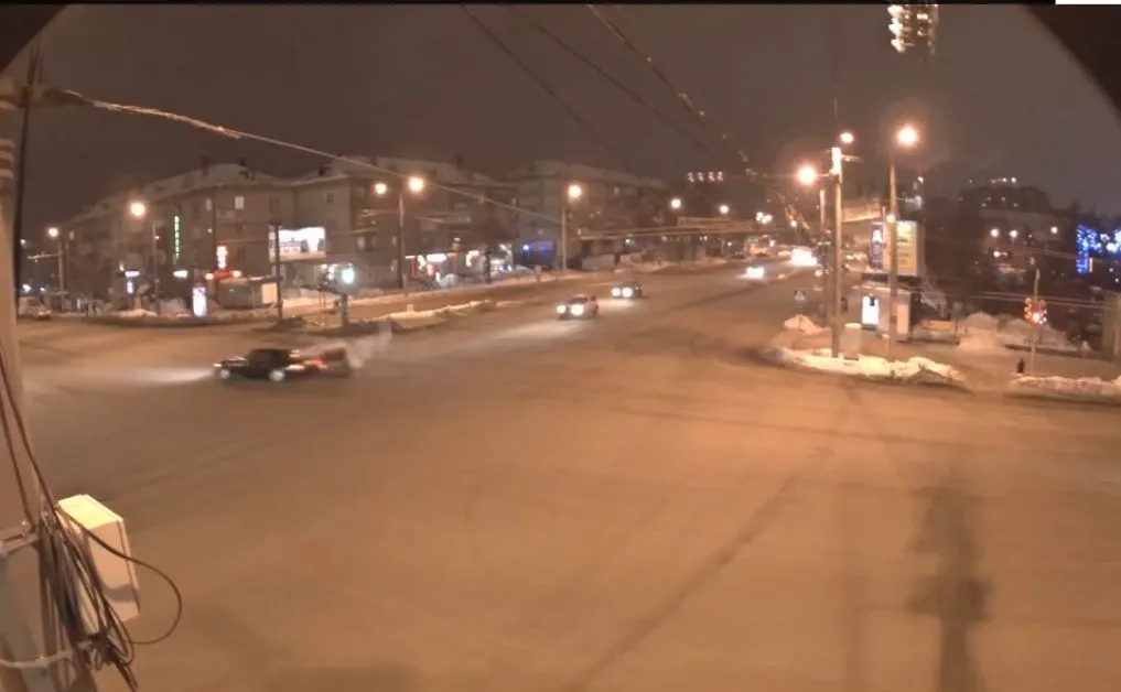 Rosja żyje wypadkiem najdroższego auta w Czelabińsku. ZOBACZ WIDEO z kraksy